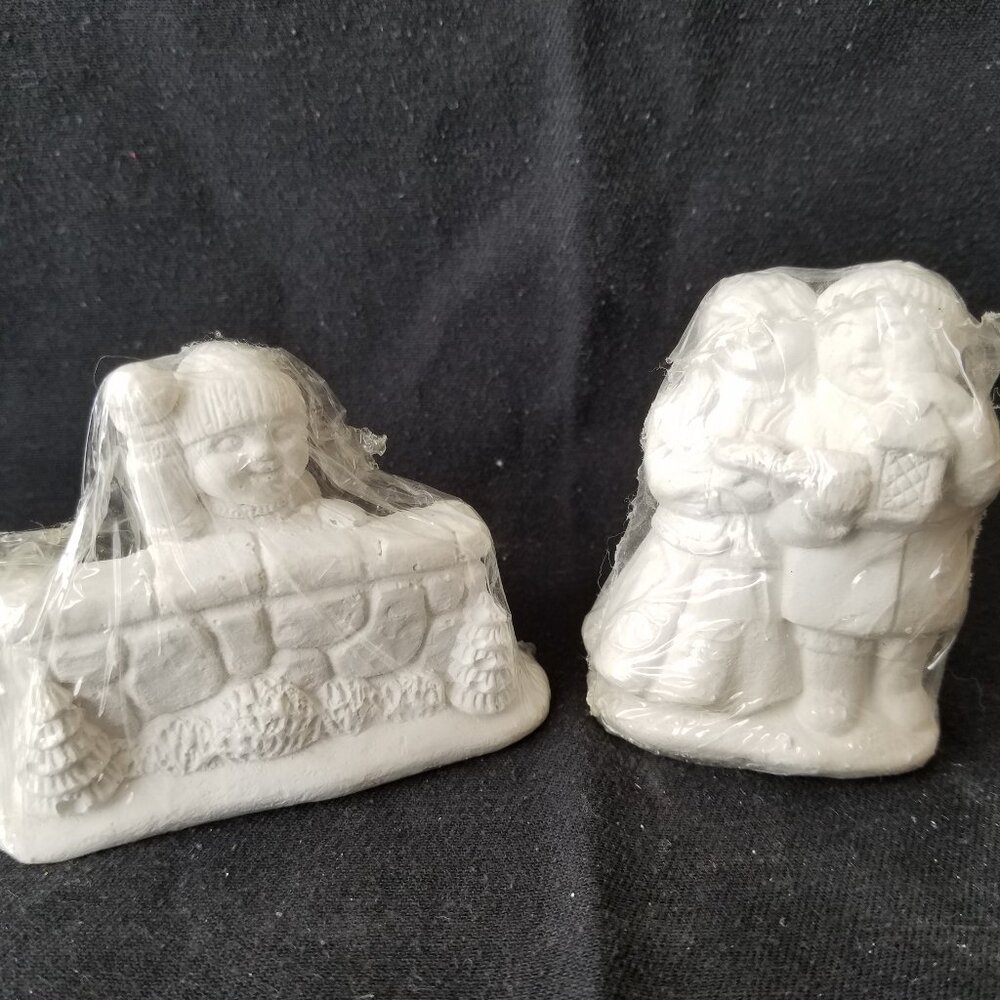 Vintage Ready-To-Paint Plaster Village/Town Christmas Holiday scenery #5